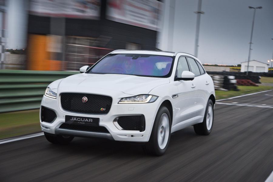  Jaguar F-Pace S 30d AWD 2016 года  (ZA) (фото 14 из 27)